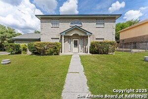 13802 Fairway Crest in San Antonio, TX - Building Photo
