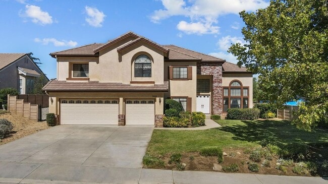 property at 42057 Parkmont Dr