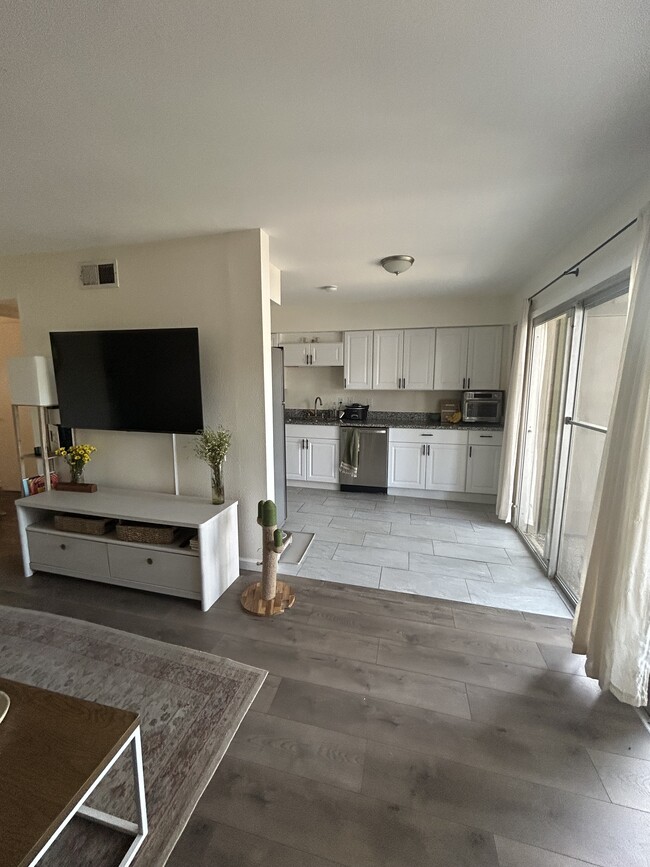 620 S 1st St, Unit 106 in Austin, TX - Building Photo - Building Photo