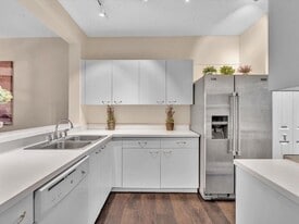 20930 Vía Azalea in Boca Raton, FL - Building Photo