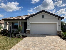 6515 Clairborne Ln in Bradenton, FL - Building Photo