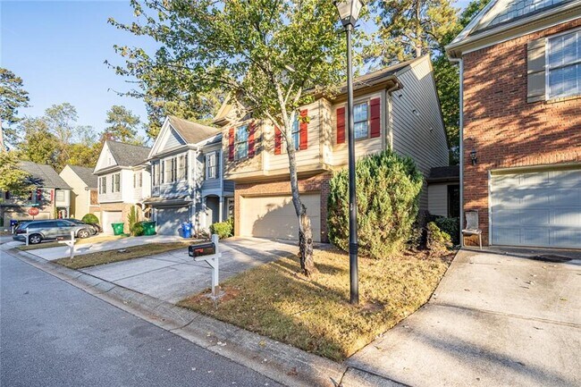 3284 Sheffield Cir in Decatur, GA - Foto de edificio - Building Photo