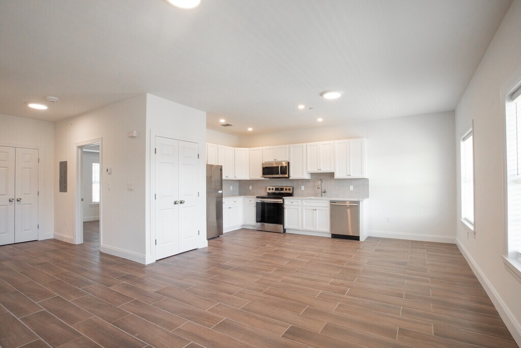 Pinello Estates Apartments Copiague, NY Apartments For Rent