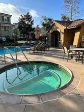 1375 Dolomite Way in San Marcos, CA - Foto de edificio - Building Photo