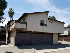 110 N Belinda Cir in Anaheim, CA - Building Photo - Building Photo