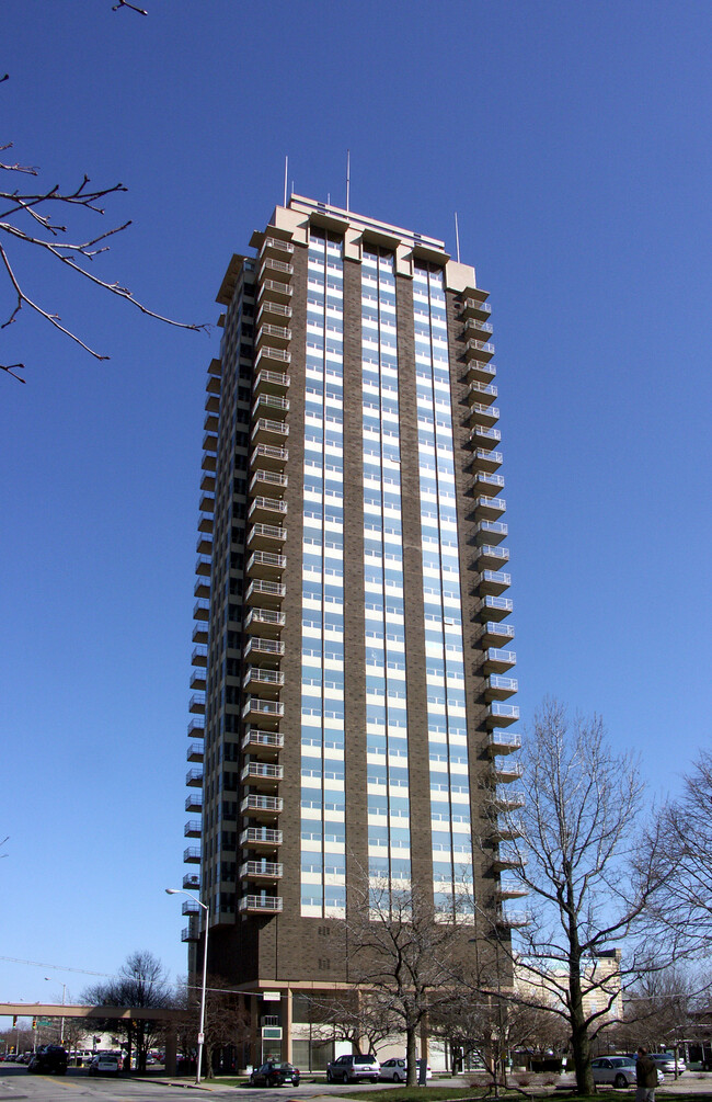 Riley Towers I in Indianapolis, IN - Building Photo - Building Photo