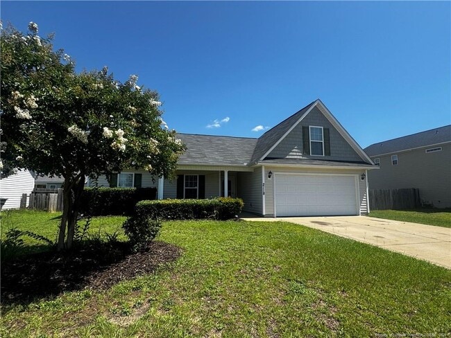 2118 Queen Elizabeth Ln in Hope Mills, NC - Building Photo - Building Photo