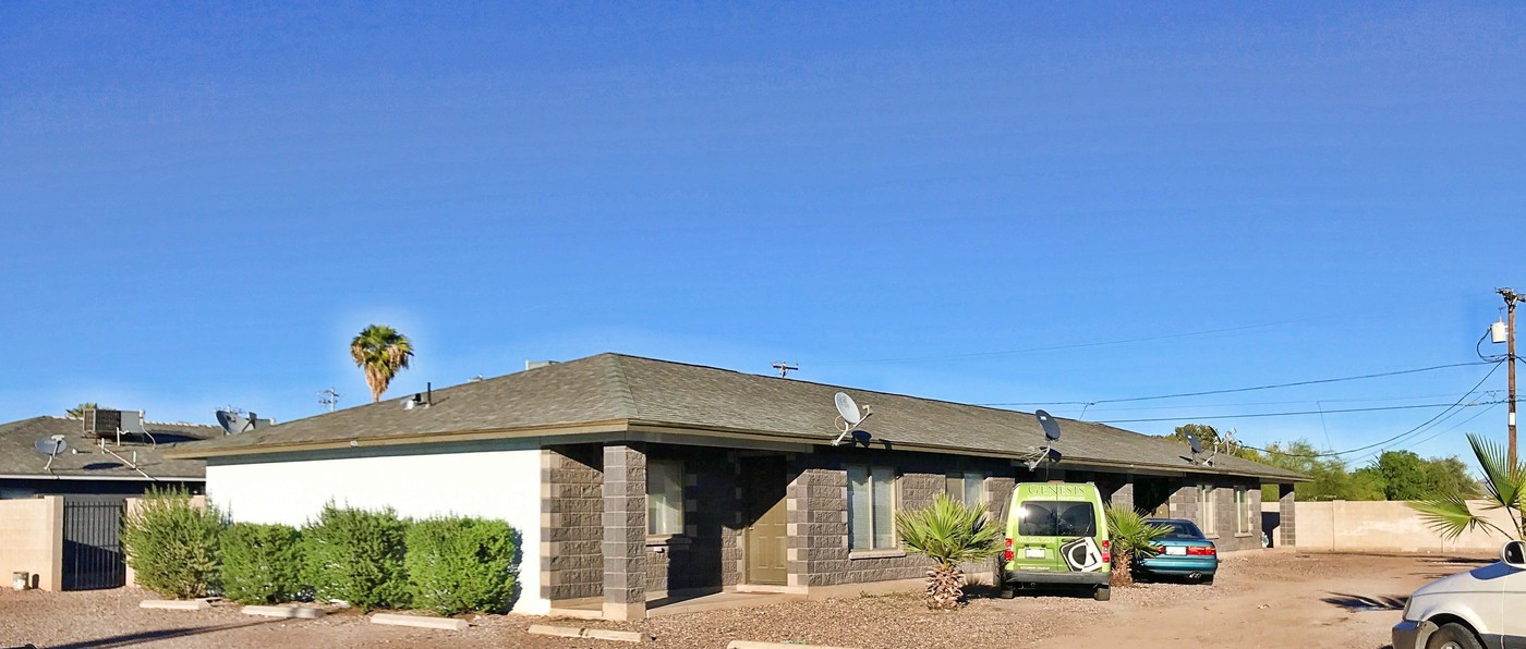 405 N Sunshine Blvd in Eloy, AZ - Building Photo