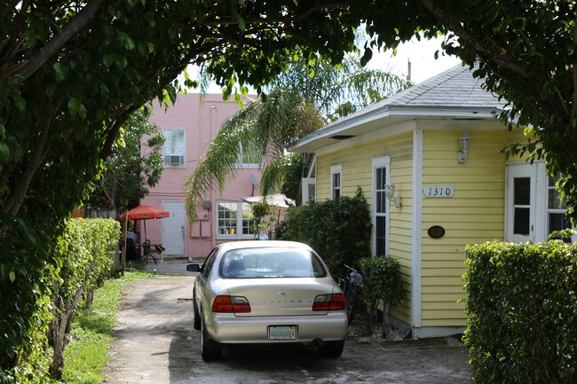 1310 Florida Ave in West Palm Beach, FL - Building Photo - Building Photo