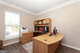 1011 Martin Dr in La Plata, MD - Building Photo