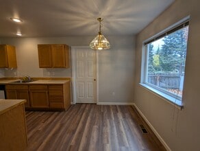 388 Eastmont Ave, Unit 1 in East Wenatchee, WA - Foto de edificio - Building Photo