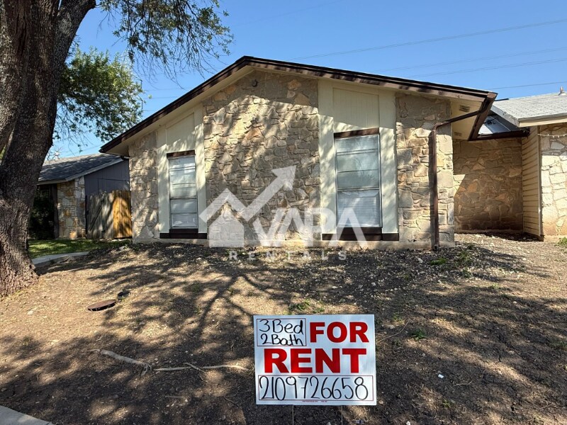 7923 Langport in San Antonio, TX - Building Photo