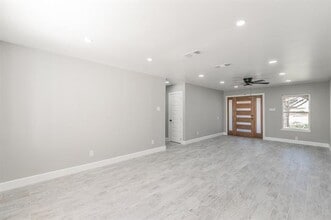 722 S Walker St in Mesquite, TX - Building Photo - Building Photo
