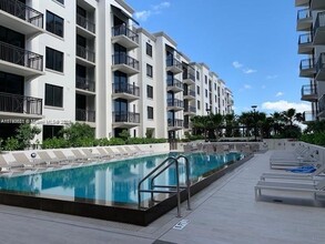 301 Altara Ave in Coral Gables, FL - Building Photo - Building Photo