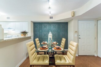 The Stratford in Miami, FL - Building Photo - Interior Photo