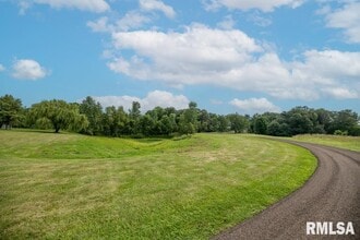 5126 N Kickapoo-Edwards Rd in Edwards, IL - Building Photo - Building Photo