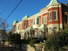 218 W Main St in Richmond, VA - Building Photo