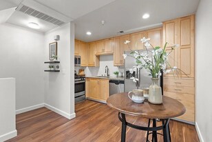 346 Dunsmuir Terrace in Sunnyvale, CA - Building Photo