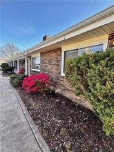 14895 Dutchmans Dr in Rogers, AR - Foto de edificio - Building Photo