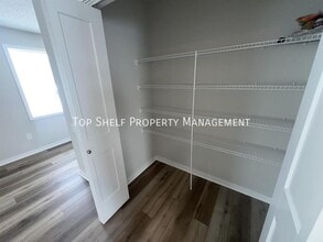 173 NE 56th St in Pleasant Hill, IA - Building Photo - Building Photo