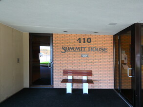 Summit House West in Minneapolis, MN - Building Photo - Building Photo