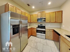 6204 Ellenwood Dr in Rex, GA - Foto de edificio - Building Photo