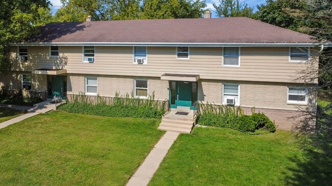 1430/1432 Henry St, Watertown WI, 53094