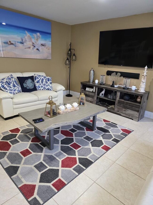 4443 N Pacific Cir in North Fort Myers, FL - Building Photo - Building Photo