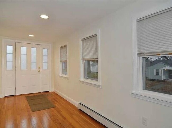 1 Hodsell St in Cranston, RI - Building Photo - Building Photo