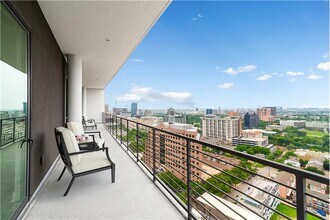 3201 McKinney Ave in Dallas, TX - Foto de edificio - Building Photo