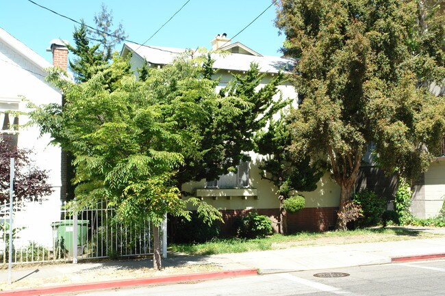 2550 College Ave in Berkeley, CA - Foto de edificio - Building Photo