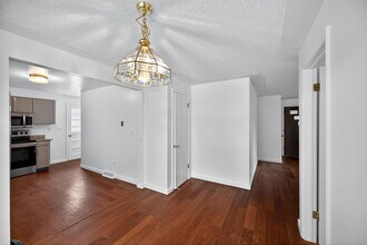 9302 W Louisiana Ave in Lakewood, CO - Building Photo - Building Photo