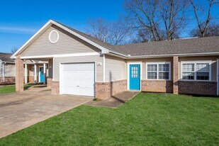 627 N 7th St in Rogers, AR - Building Photo