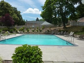 167 Heritage Hill Rd in New Canaan, CT - Building Photo - Building Photo