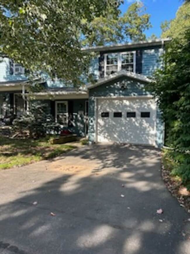 property at 724 Galen Dr