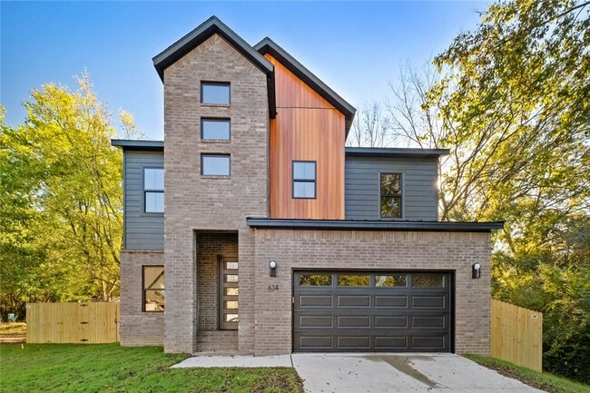 property at 634 S Happy Hollow Rd