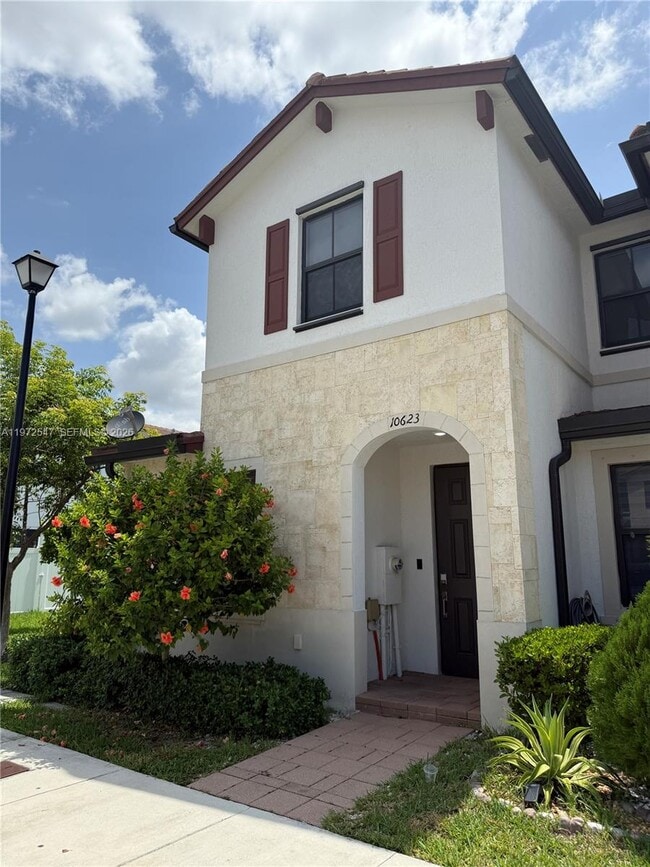 10623 West 33rd Ct in Hialeah, FL - Building Photo - Building Photo