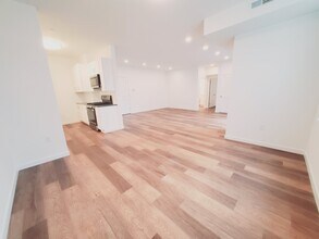 916 Hope St, Unit 203 in Stamford, CT - Building Photo - Building Photo