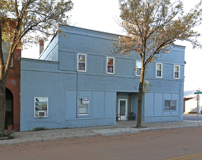 201 Main St E