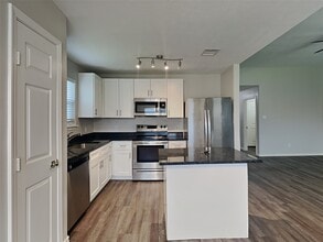 2616 Cobia Ct in Texas City, TX - Building Photo - Building Photo