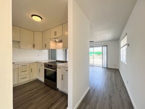 577 Freeway Dr in Napa, CA - Building Photo - Building Photo