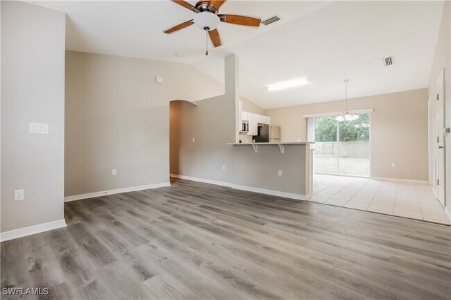 4585 Bathfeld Rd in North Port, FL - Building Photo - Building Photo