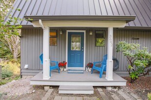 3642 Orcas Dr in Clinton, WA - Building Photo