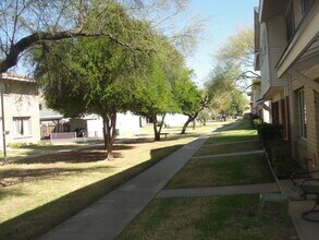 4595 N 17th Ave in Phoenix, AZ - Foto de edificio - Building Photo