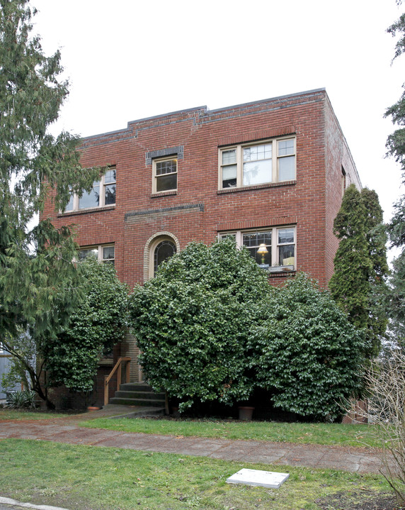 Berkley Apartments in Seattle, WA - Building Photo