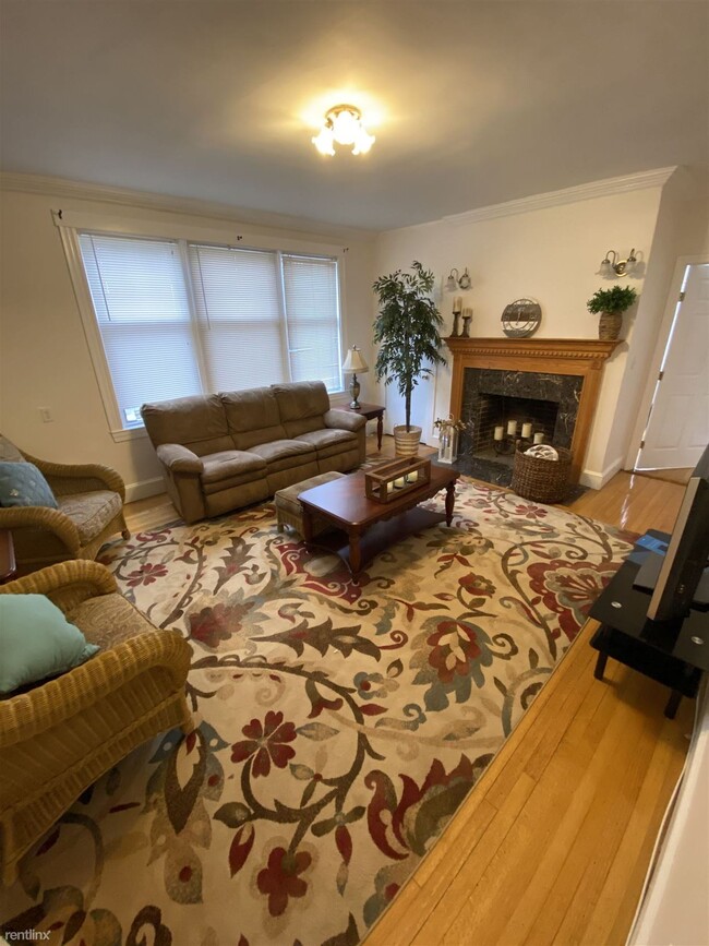 123 Gardner Rd-Unit -# 1 in Brookline, MA - Building Photo - Building Photo
