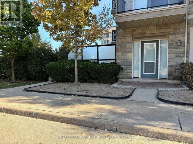 3055 Thomas St in Mississauga, ON - Building Photo - Building Photo