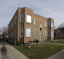 2002 57th St Apartments