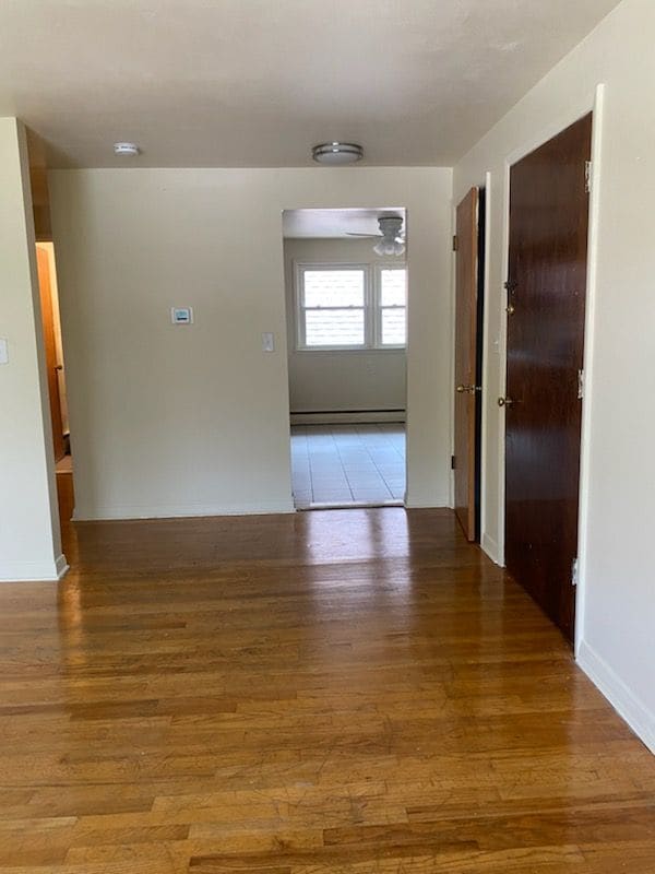 396 Lillian Ave, Unit Apartment3