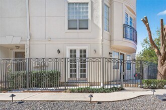 105 Detering St in Houston, TX - Foto de edificio - Building Photo